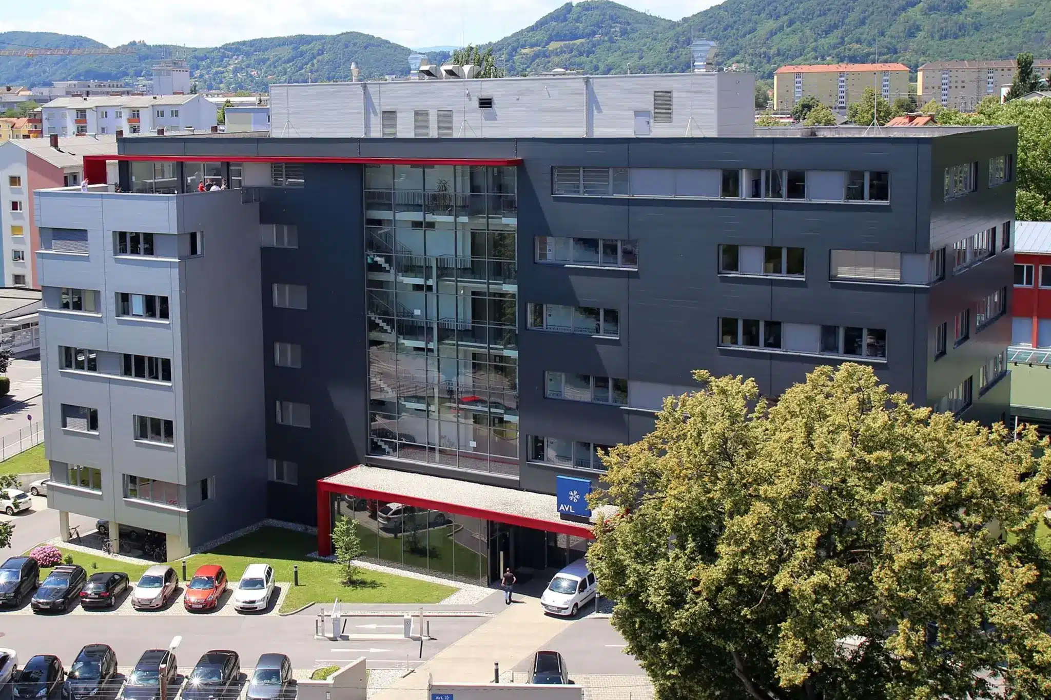 stugeba-mobile-raumsysteme-referenzen-buerogebaeude-schrodingerstrasse-avl-web-02