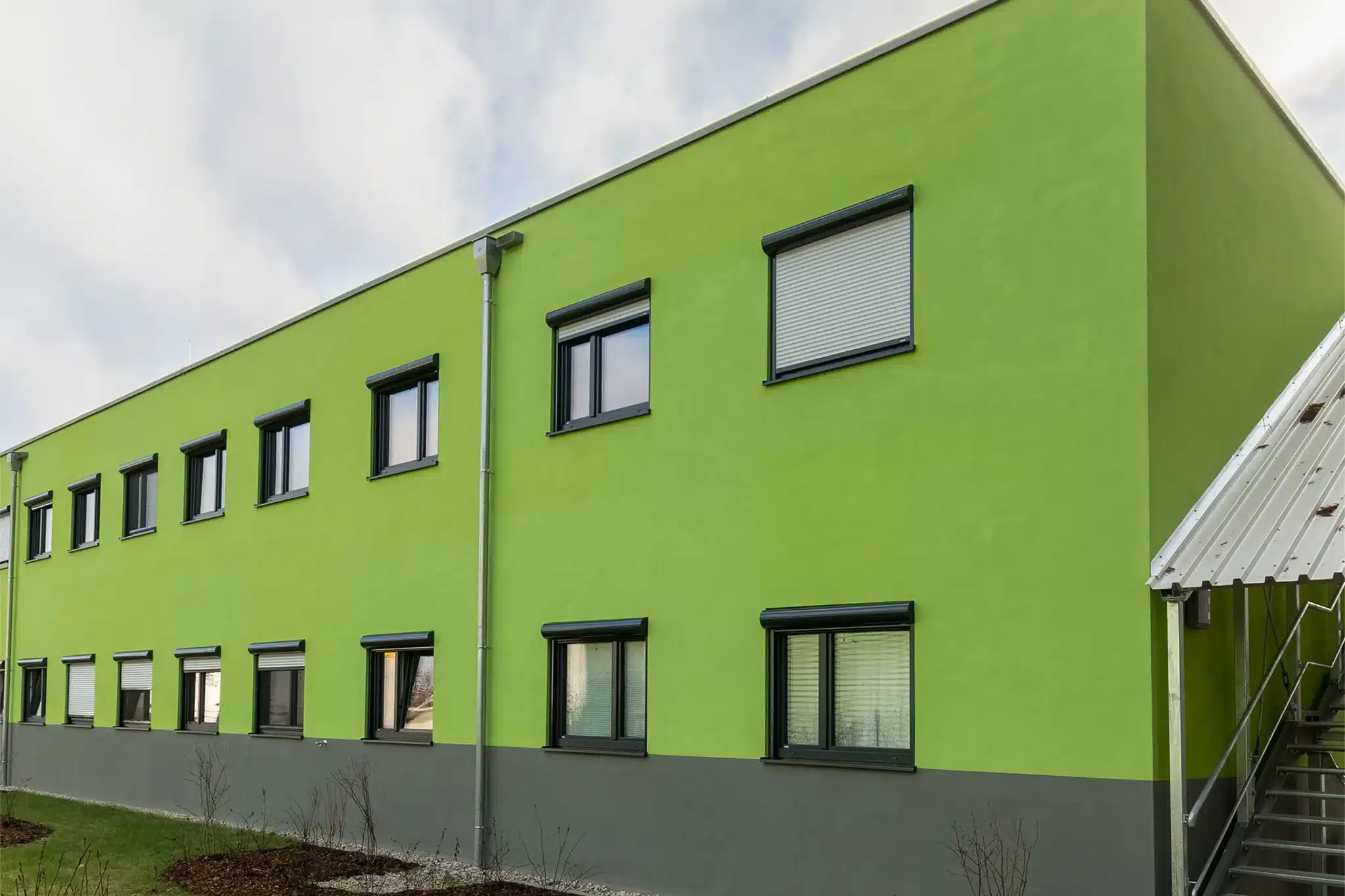 stugeba-mobile-raumsysteme-referenzen-forensische-psychiatrie-erlangen-web-01