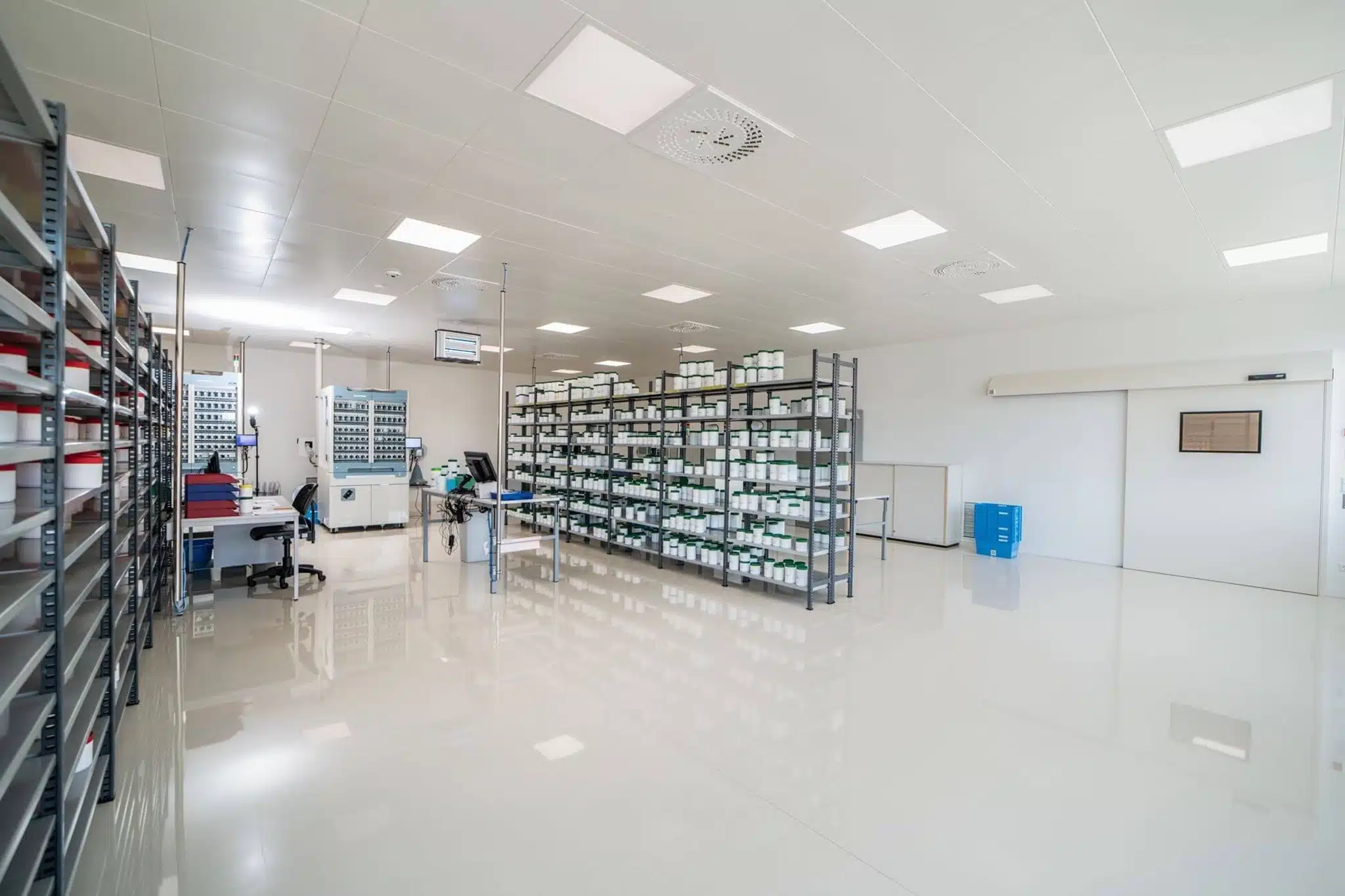 stugeba-mobile-raumsysteme-referenzen-laborgebaeude-blistermed-web-02
