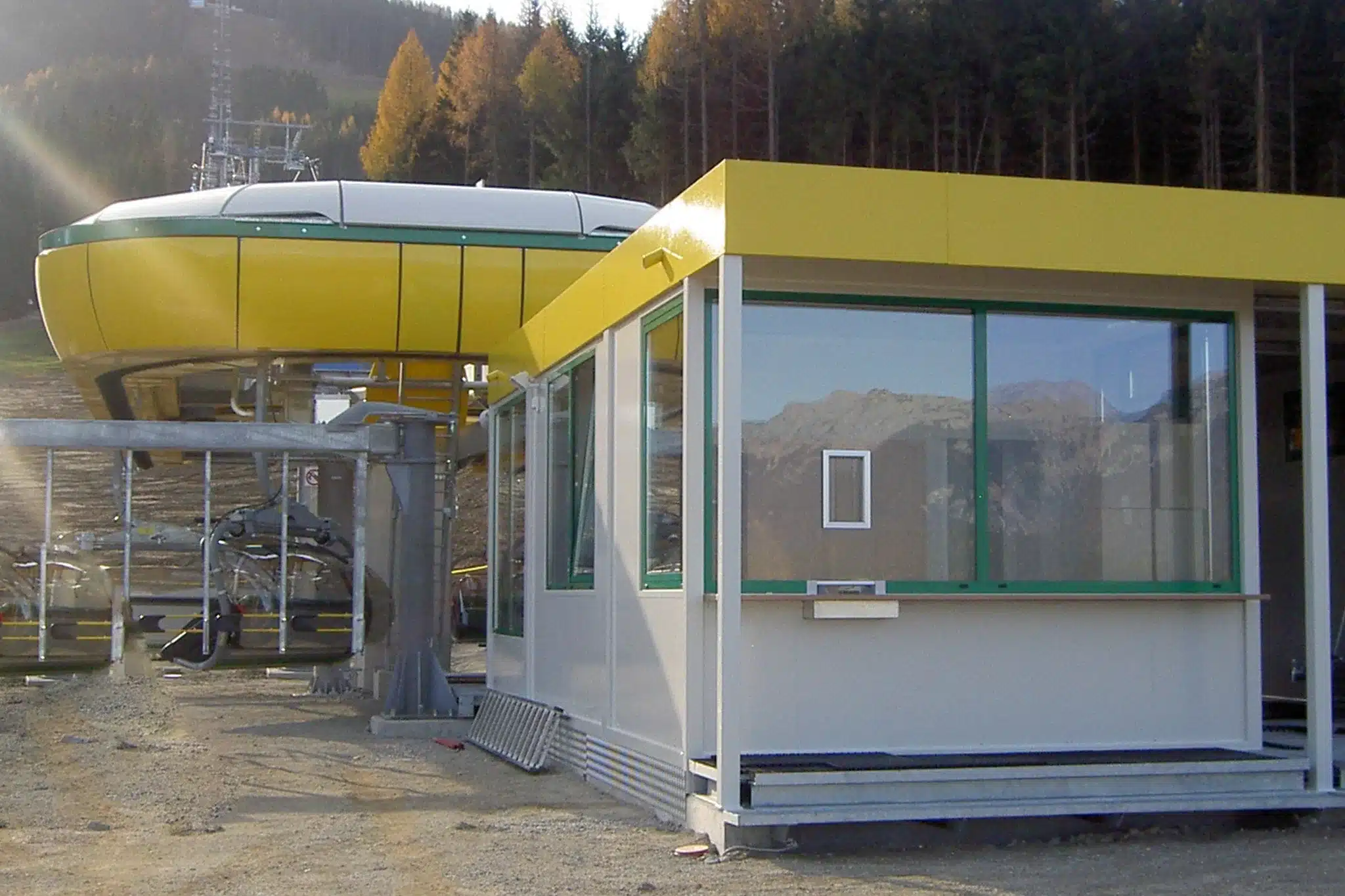 stugeba-mobile-raumsysteme-referenzen-liftfuehrerstand-planai-web-01