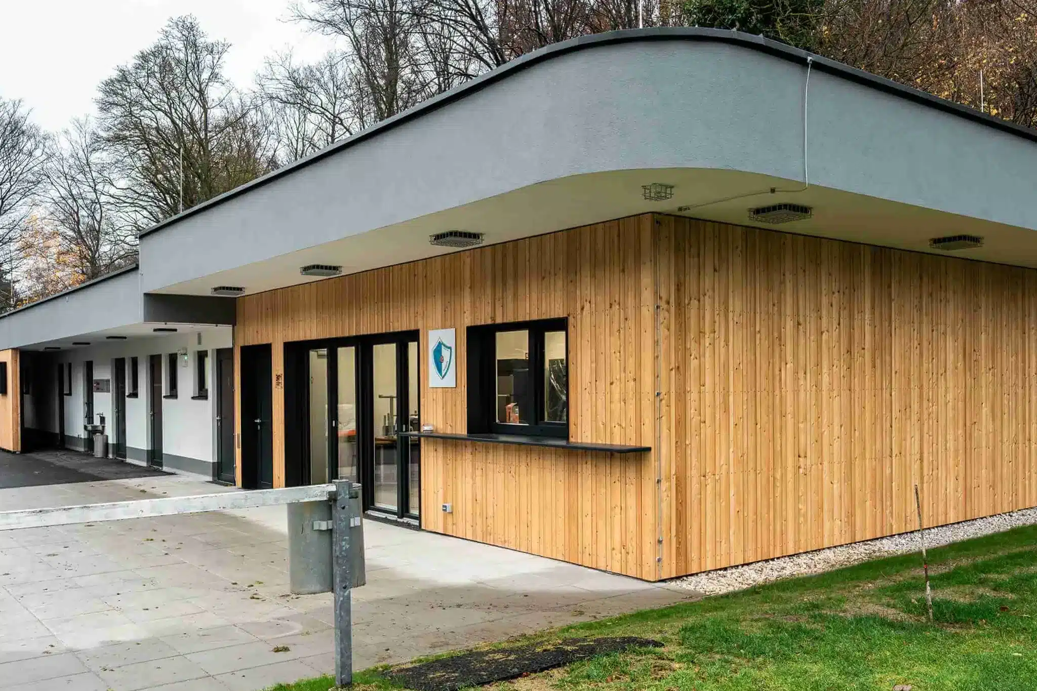 stugeba-mobile-raumsysteme-referenzen-sportstaette-zangerlestrasse-web-01